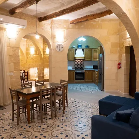 Surwig Vacation Townhouse Kerċem