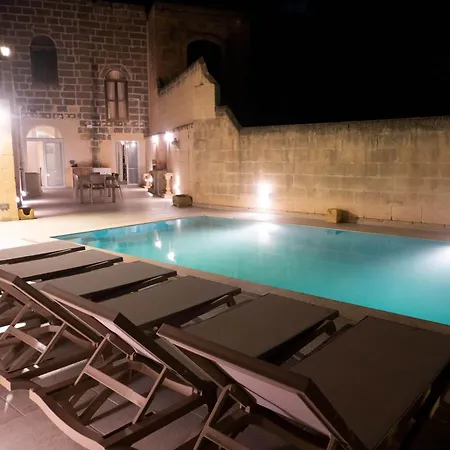 Surwig Vacation Townhouse Semesterbostad Kerċem